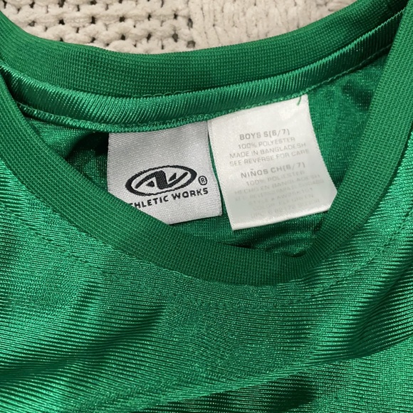 2 Green Basketball Jerseys < - Picture 3 of 9